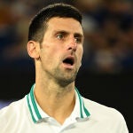 Alguien parece dispuesto a pagar mucho dinero para destruir la carrera, la imagen y el matrimonio de Novak Djokovic.