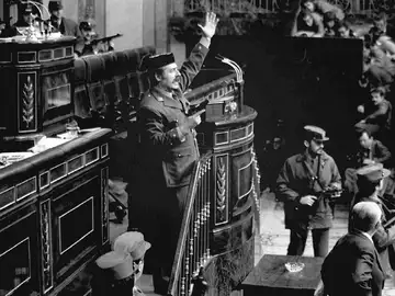Antonio Tejero, en la tribuna del Congreso de los Diputados Antonio Tejero, en la tribuna del Congreso de los Diputados