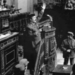 Antonio Tejero, en la tribuna del Congreso de los Diputados