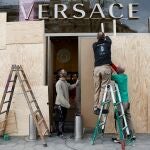  “Fuego al capital”: ruta por el paseo de Gràcia tras los disturbios y saqueos