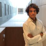 "Cada vez vemos a personas más jóvenes con este tipo de tumor, lo que es llamativo", afirma el doctor