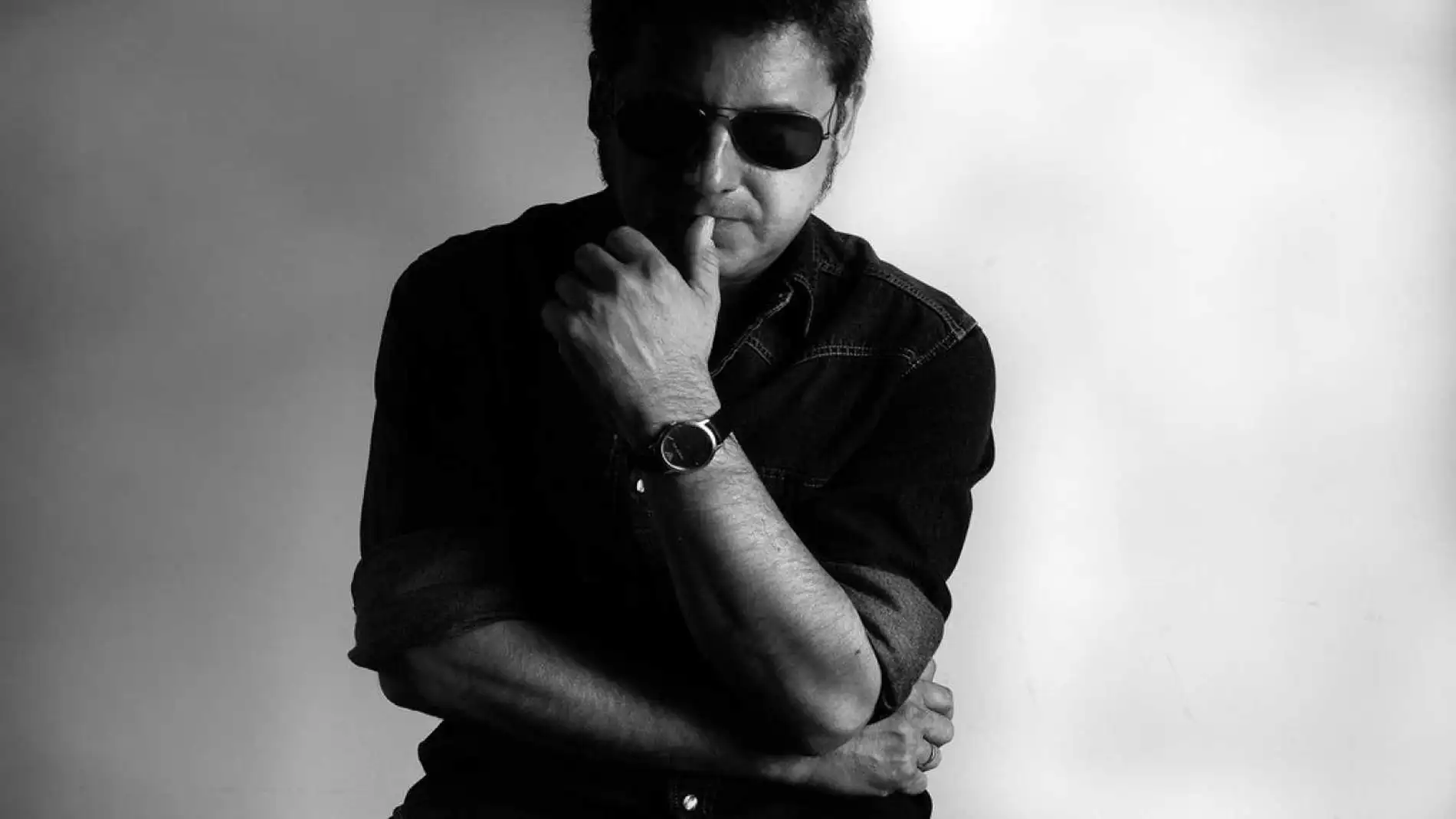 A veces se define la música de Lapido como Rock artesanal