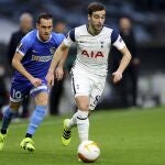 Harry Winks con el Tottenham.