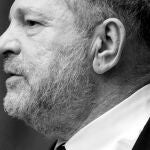 El ex magnate de Miramax, que se encuentra actualmente en prisión, orbita alrededor de la nueva película de Kitty Green