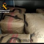 Parte de la droga incautada por la Guardia Civil
