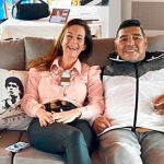 Jazmín Garbini y Diego Armando Maradona.