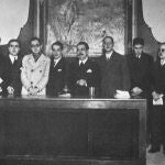 La mítica imagen de la Generación del 27 en el acto del Ateneo de Sevilla
