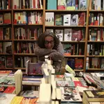 Alba Varela Lasheras es la actual propietaria de la Librería Mujeres en Madrid.