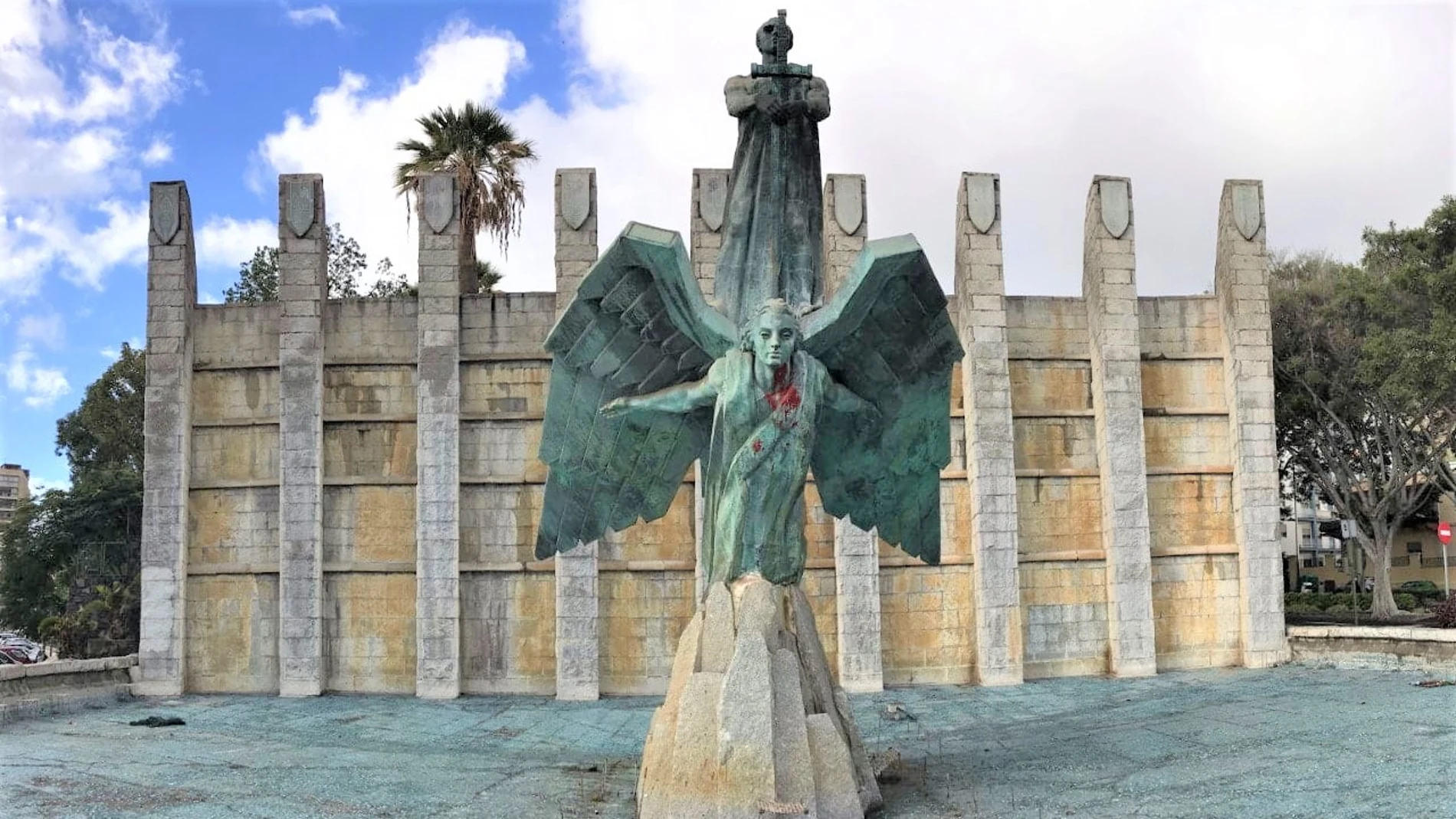 Conjunto escultórico obra de Juan de Ávalos ubicado en Santa Cruz de Tenerife desde 1966