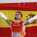 Óscar Husillos celebra su título de campeón de Europa de 400 metros