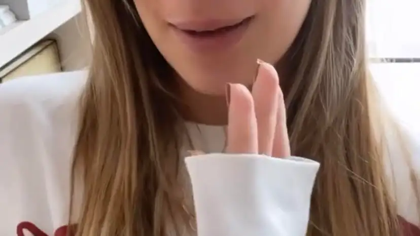 María Pombo con la camiseta de Coca Cola de Zara.