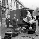 Una ambulancia repleta de mantas en Gower Mews, Londres, en septiembre de 1918