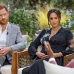 El príncipe Harry y Meghan Markle en su entrevista con Oprah Winfrey