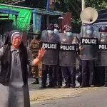 La monja Ann tras enfrentarse a los agentes en Birmania