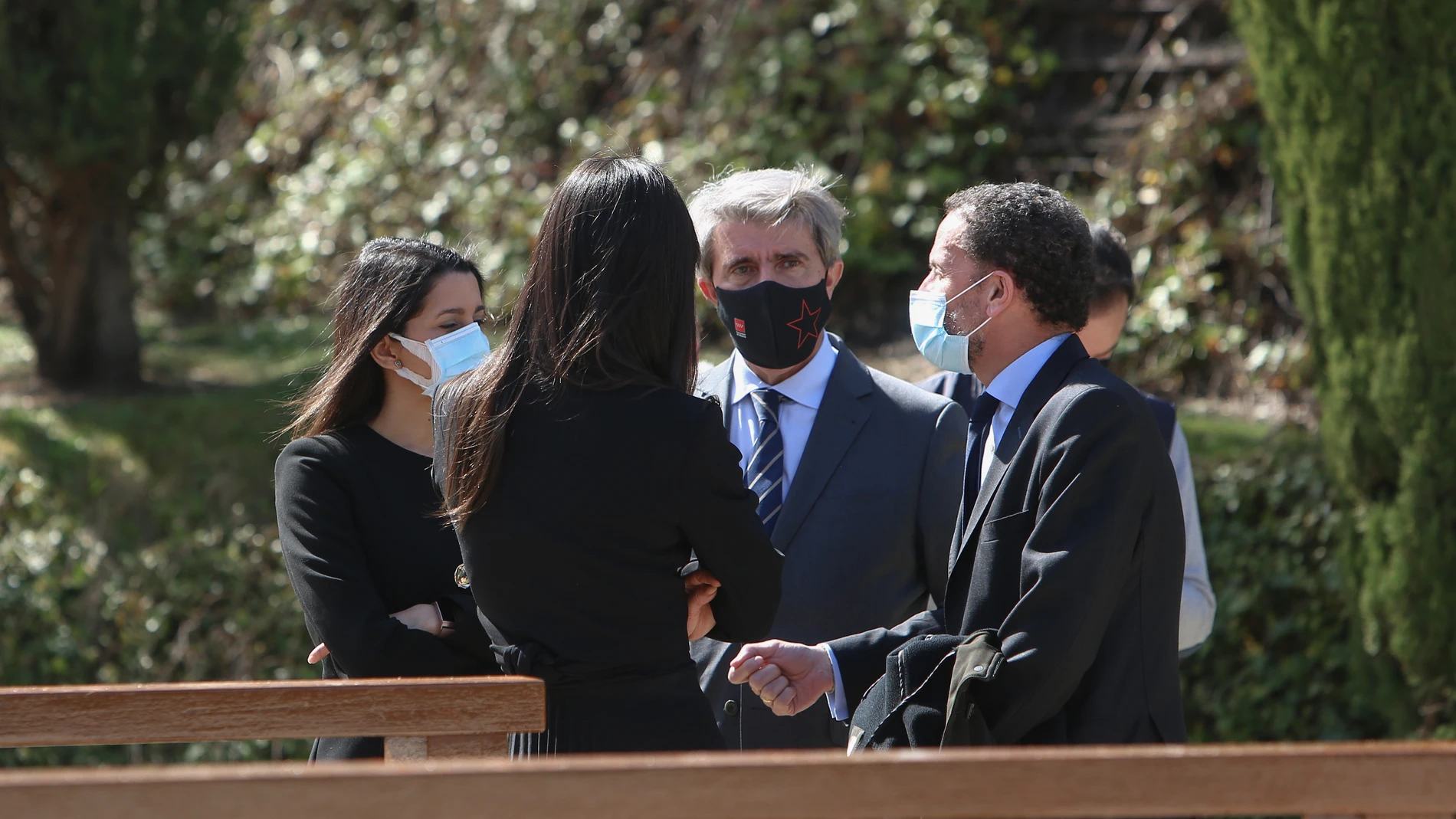 Deslealtad, incompetencia y ridículo