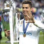 Cristiano Ronaldo presumió contra el Atlético de la cinco Champions que ha ganado.