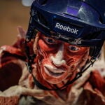 Un cuerpo humano embalsamado, parte de la exposición "Body Worlds" en Moscú