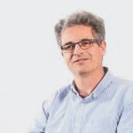 Mario Rodríguez deja la dirección de Greenpeace tras ocho años en el puesto.El director de Greenpeace, Mario Rodr√≠guez, ha decidido dejar la direcci√≥n de la organizaci√≥n tras ocho a√±os en el cargo y m√°s de 30 a√±os de dedicaci√≥n en la ONG por la que ha pasado por diferentes puestos, aunque seguir√° al frente todav√≠a unos meses m√°s hasta que su sustituto ocupe la direcci√≥n.SOCIEDADGREENPEACE