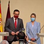 El secretario general del PSRM, Diego Conesa, junto a la coordinadora autonómica de Ciudadanos, Ana Martínez Vidal