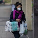 Puedes estar un año sin abrazos, pero no tres días sin papel de váter
