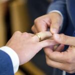 Dos hombres se casan en la oficina del registro civil de Múnich