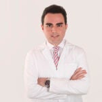 Álvaro González Cantero, dermatólogo del Hospital Ramón y Cajal y Grupo Pedro Jaén