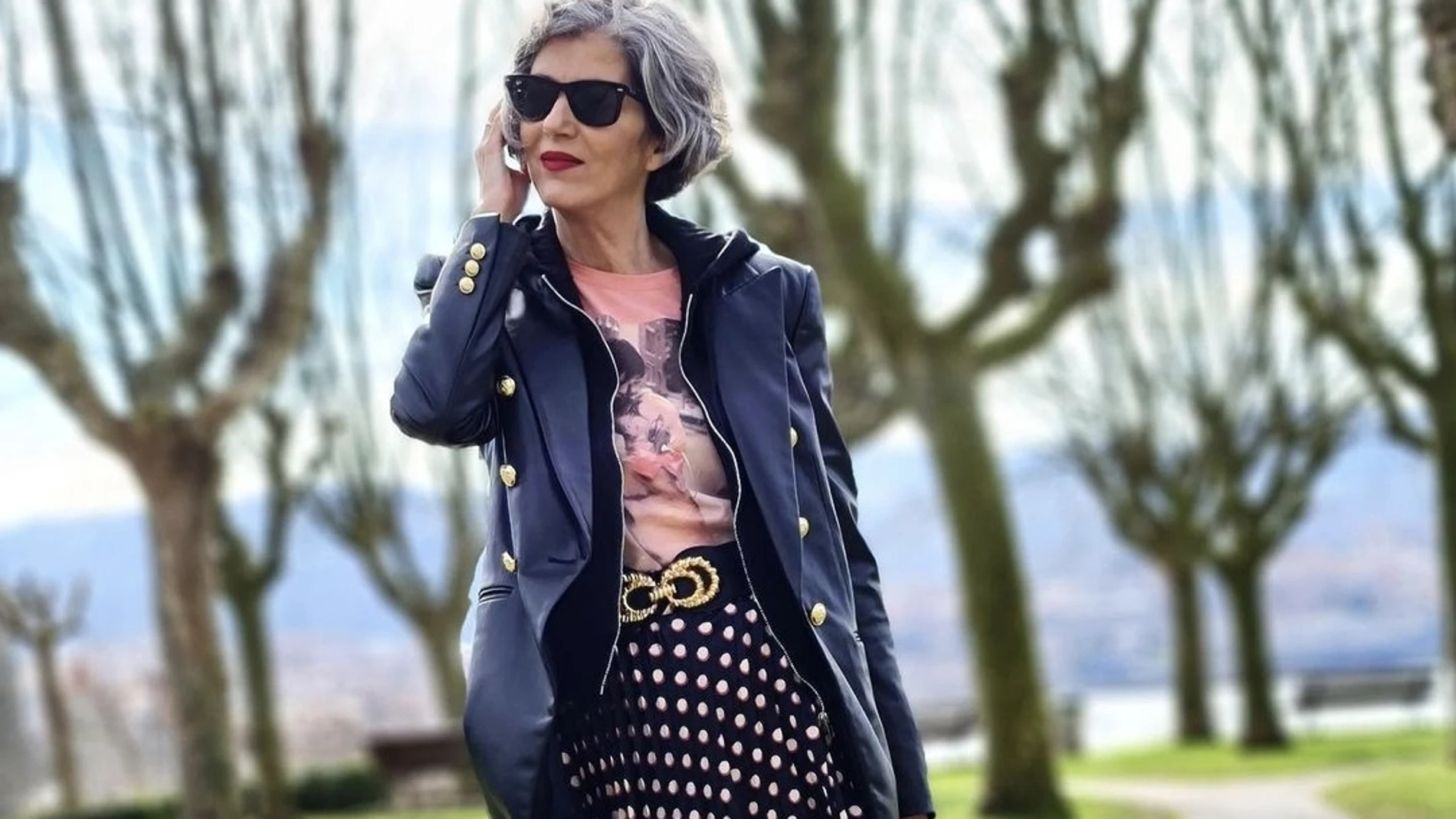 Carmen Gimeno con falda de estampado de lunares/Instagram @carmen_gimeno