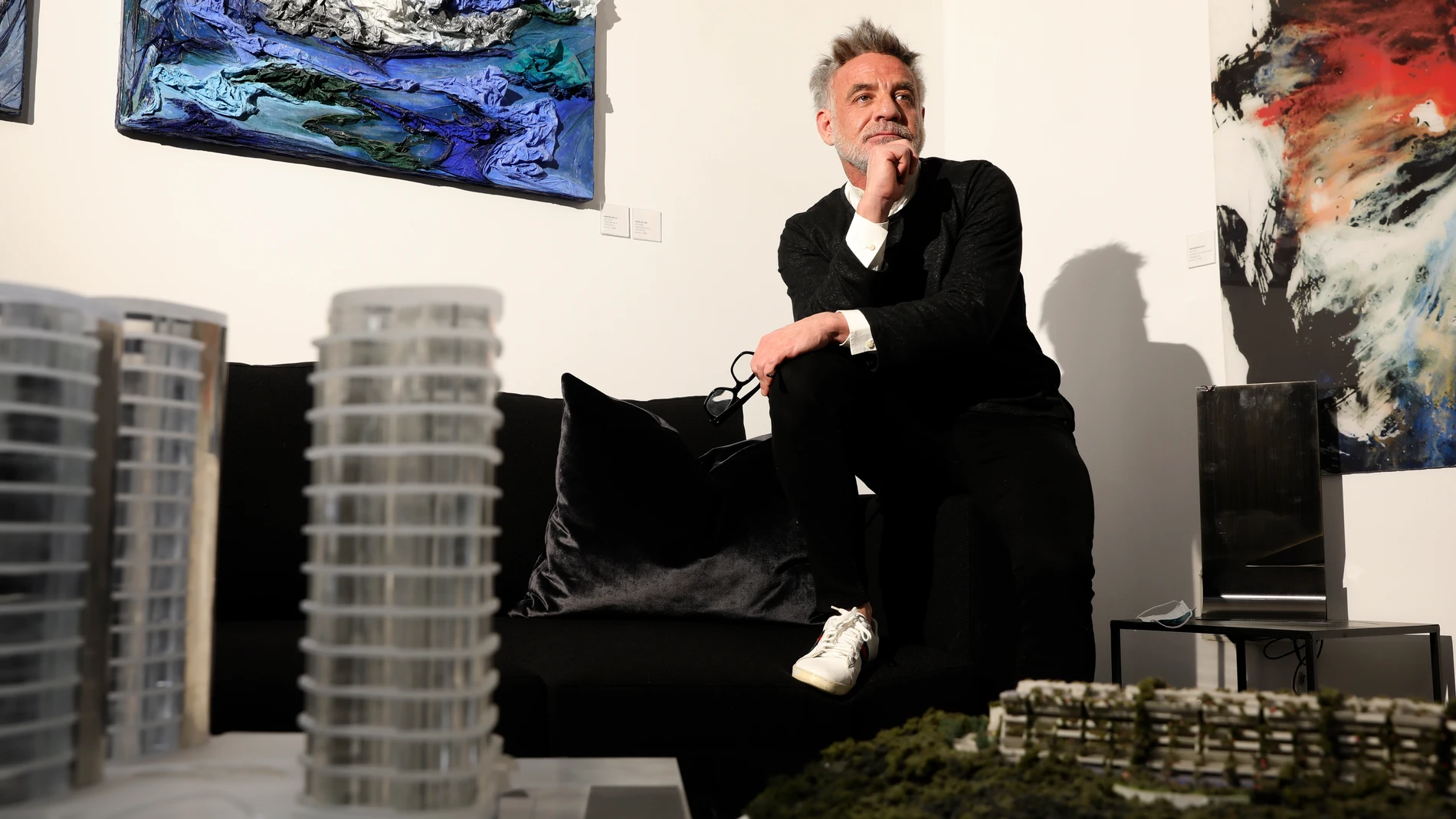 Joaquín Torres, arquitecto. Fotografiado en su local del Barrio de Malasaña.