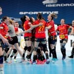 Las españolas celebraron el empate contra Suecia en el preolímpico por todo lo alto