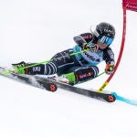 La neozelandesa Alice Robinson en acción durante la primera manga de la carrera de eslalon gigante femenino en las finales de la Copa del Mundo de Esquí Alpino de la FIS, en Lenzerheide, Suiza, el 21 de marzo de 2021. EFE/EPA/JEAN-CHRISTOPHE BOTT