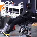 LeBron James, con una aparatosa protección en su tobillo derecho