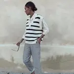 Carmen de la Cruz con chaleco con estampado a rayas/ Instagram @bridalada