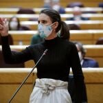+La ministra de Igualdad, Irene Montero, interviene durante la sesión de control al Gobierno celebrada en el Senado, este martes en Madrid