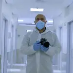 En "El lado humano", el director y expedicionista Carlos Caraglia bajó hasta el "infierno" de las UCI durante la parte más dura de la pandemia