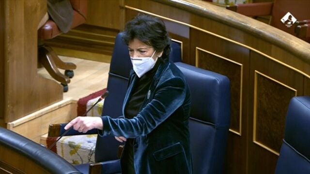 La ministra de Educación y FP, Isabel Celaá, ayer en el Congreso