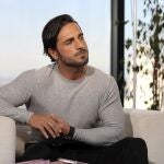 El cantante David Bustamante posa durante una entrevista. Efe