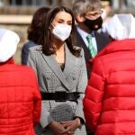 La reina Letizia durante su visita al colegio "María Moliner", una de las seis escuelas públicas españolas que hay en Andorra, este viernes.