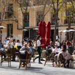 Imagen de terrazas en Madrid llenas por el buen tiempo y en este domingo de Ramos en Madrid.