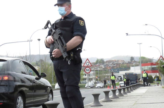 Un agente de la Policía Nacional en el País Vasco Javi Colmenero / Europa Press30/03/2021