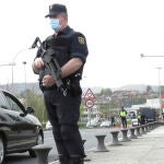 Un agente de la Policía Nacional en el País Vasco Javi Colmenero / Europa Press30/03/2021