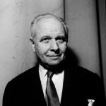 El poeta Louis Aragon fue uno de los artistas surrealistas que tomó partido contra el nazismo y formó parte de la resistencia francesa