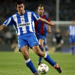 Roy Makaay con el Deportivo frente al Barcelona.