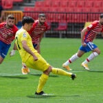 Gerard Moreno, autor de los tres goles en el Nuevo Los Cármenes