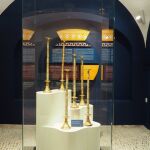 Réplica expuesta en Lebrija de los famosos "candelabros" descubiertos en 1923