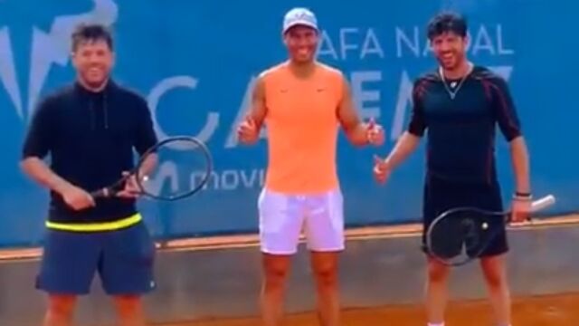 El cantante Pablo López, y su hermano, pasaron un buen rato en la Rafa Nadal Academy