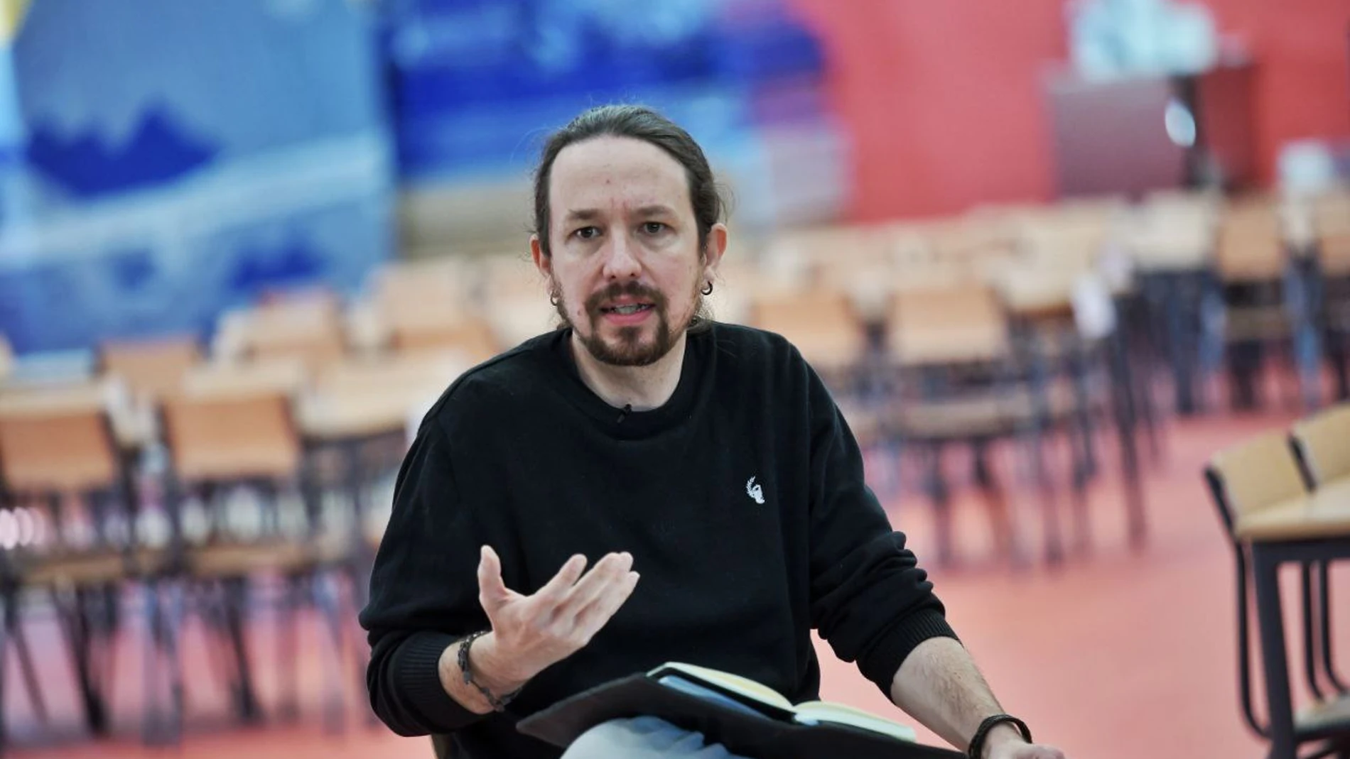 Pablo Iglesias en un colegio de Getafe