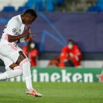 Vinicius Junior celebra el primer tanto del Real Madrid contra el Liverpool