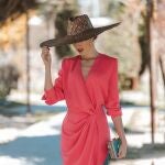 Sandra Majada con vestido de invitada de firma española/ Instagram @invitada_perfecta