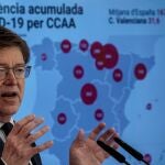 El president Ximo Puig durante la rueda de prensa ofrecida tras la reunión Interdepartamental de la Generalitat para la Prevención y Actuación ante la covid-19 para revisar las restricciones vigentes contra la pandemia y acordar si flexibiliza alguna de ellas