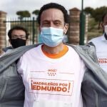 El candidato de Ciudadanos a la Comunidad de Madrid, Edmundo Bal, tras participar este domingo en la X carrera popular de Hortaleza. EFE/Javier López